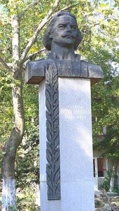 Паметникът на Петко войвода в Момчилград